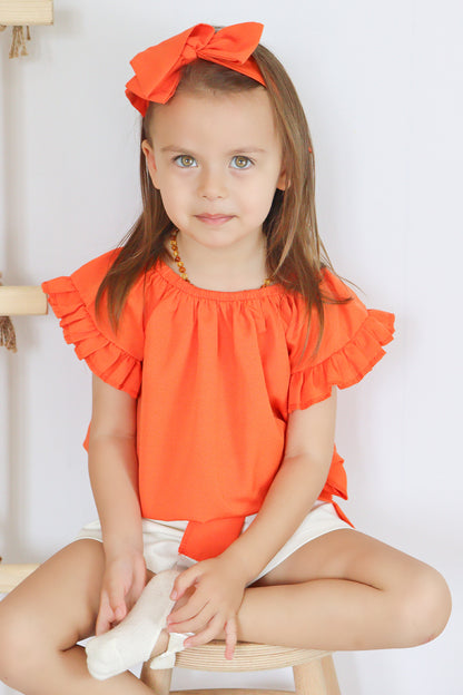 Set Sunny - dreiteiliges Set - orangenes Oberteil, weiße Jeans Shorts und Haarband